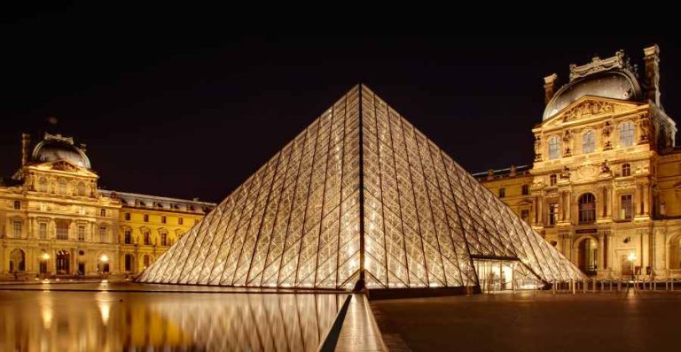 perancis-2-Louvre-Museum